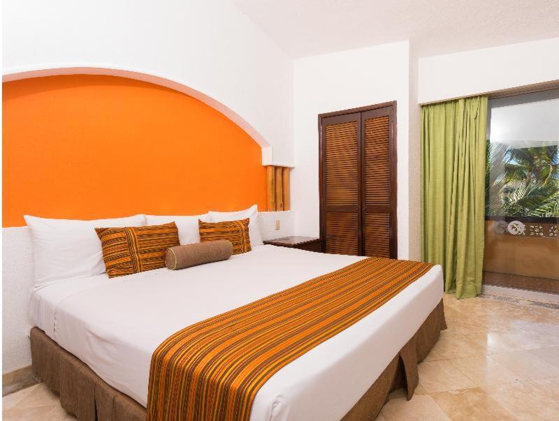 Las Palmas By The Sea All Inclusive Hotel Puerto Vallarta Room photo