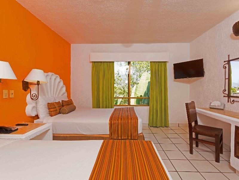 Las Palmas By The Sea All Inclusive Hotel Puerto Vallarta Room photo