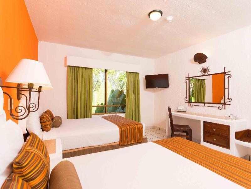 Las Palmas By The Sea All Inclusive Hotel Puerto Vallarta Room photo